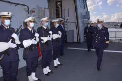 بالصور.. اللواء بن مداح يشرف على تفتيش الغراب متعدد المهام “الزاجر”