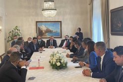 لعمامرة يلتقي بإيطاليا مع عدد من أفراد الجالية الوطنية