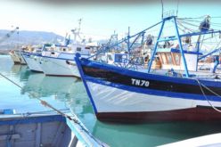 تعليمات بمساعدة أصحاب ورشات بناء السفن عبر كامل موانئ الصيد