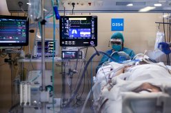 عدد الإصابات بكورونا يقترب من 9 ملايين حالة في بريطانيا