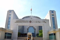 السلطات الإماراتية تسحب دبلوماسييها من لبنان وتمنع المواطنين من السفر اليه