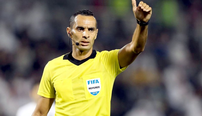 الكاف تعين طاقما تحكيميا جزائري لإدارة قمة تصفيات المونديال