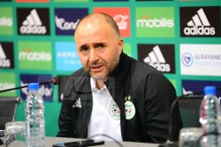 بلماضي يترحم على “دالي” ويتمنى الشفاء لقدماء المنتخب الوطني