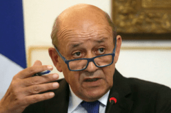 وزير الخارجية الفرنسي يعلن احترام بلاده للسيادة الجزائرية