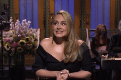 بالصورة.. أديل ترتدي فستان أم كلثوم وتشعل مواقع التواصل