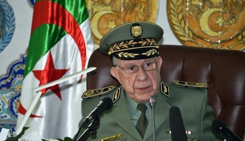 الفريق شنڨريحة يتباحث مع نظيره المصري الفريق أسامة عسكر