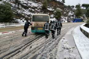 الحماية المدنية تدعو المواطنين لتفادي التنقل إلى المناطق التي تشهد تساقطا كثيفا للثلوج