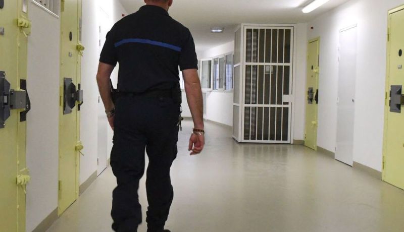 4 سنوات سجنا لجزائري اعتدى على طالبين فرنسيين