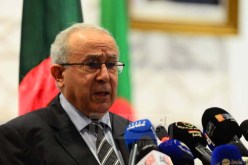 ممثلا لرئيس الجمهورية.. لعمامرة يشارك غدا في مؤتمر باريس حول ليبيا