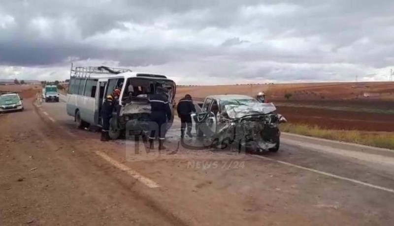 19 جريحا في إصطدام بين حافلة وسيارة بسيدي بلعباس