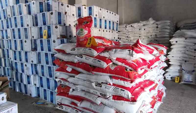 حجز 35 طنا من “الفرينة” وأزيد من 2700 صفيحة زيت في رڤان بأدرار