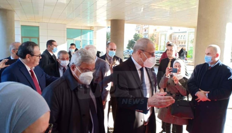 إستحداث أول كلية للصيدلة في الجزائر