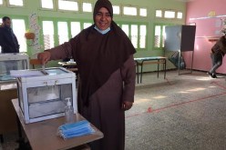 الإنتخابات المحلية.. رئيسة بلدية شيقارة زهية بن قارة تُدلي بصوتها