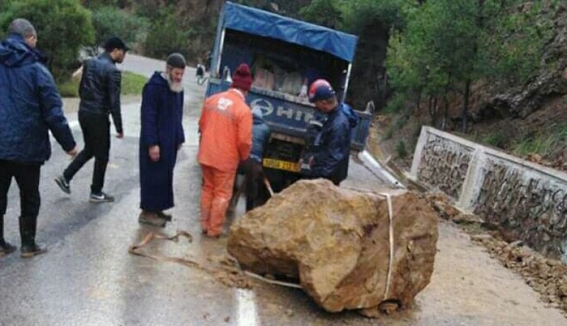 الشلف: تسجيل 3 إنقطاعات جزئية في شبكة الطرقات بسبب السيول الجارفة
