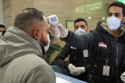 السلطات المصرية تمنع المواطنين غير الملقحين من دخول المؤسسات العامة