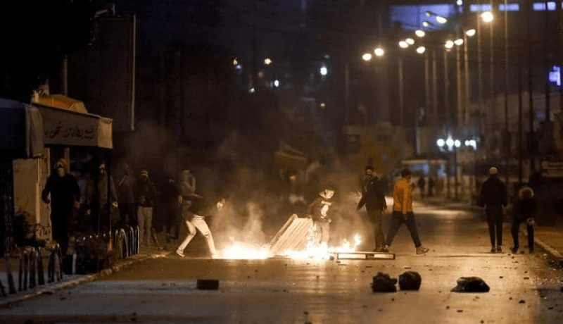 وفاة مُحتج في تونس.. وزارة الداخلية تُوضح