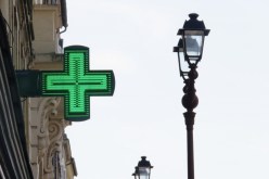 فرنسا: 15 شهرا سجنا لقاصر جزائري قام بالسطو على صيدلية