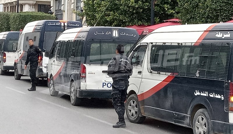 تونس: إطلاق النار على شابّ حاول اقتحام مقرّ وزارة الداخلية