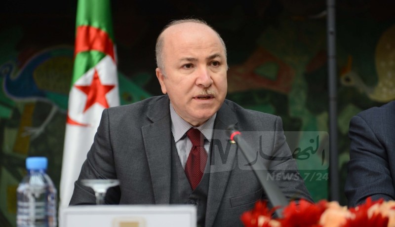 الوزير الأول يشرف على مراسم إحياء اليوم العالمي للطفل