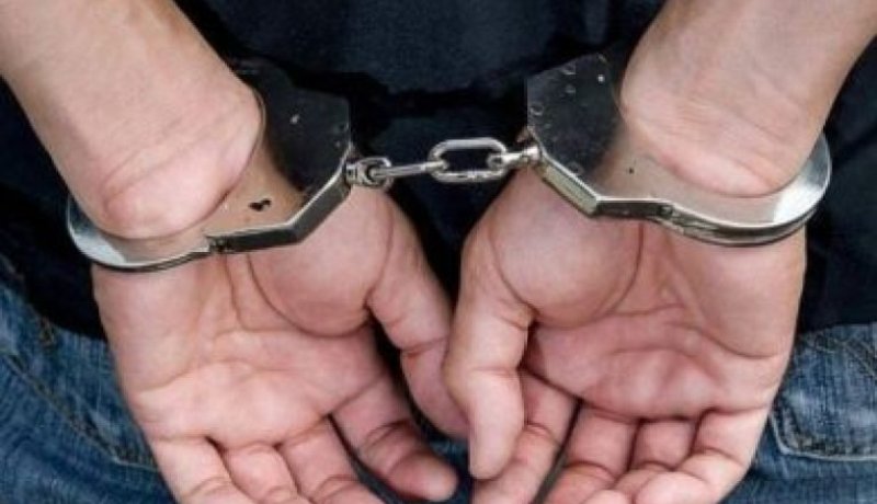 الجلفة: توقيف خمسيني وحجز 714 قارورة خمر وأسلحة داخل منزله