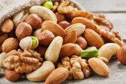 350 ألف هكتار من الأراضي لإنتاج اللوز والجوز و”البيسطاش”