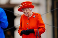 بدون نطق… هكذا ترسل الملكة إليزابيث رسائل مشفرة لموظفيها