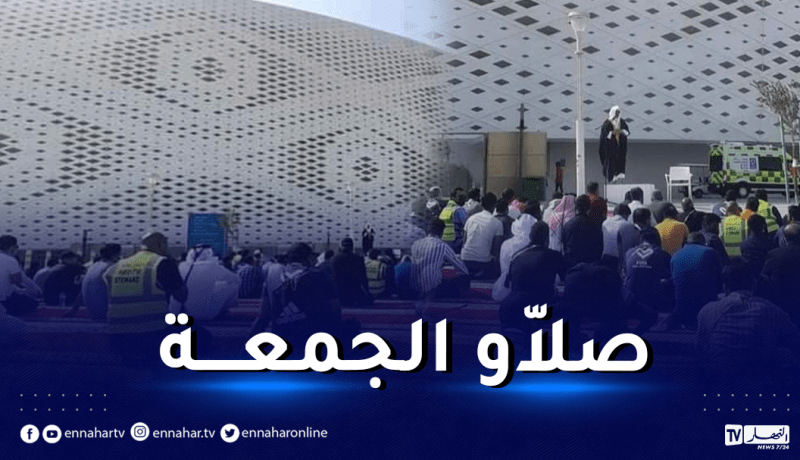 صلاة الجمعة بجوار الثمامة.. القطريون يواصلون إبهار العالم العربي