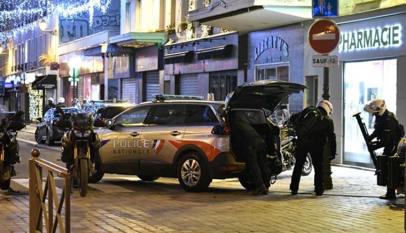 فرنسا تعلن عن إلقاء القبض على محتجز الرهائن في باريس