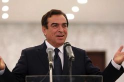 قرداحي.. عون يقبل الاستقالة وماكرون وسيط