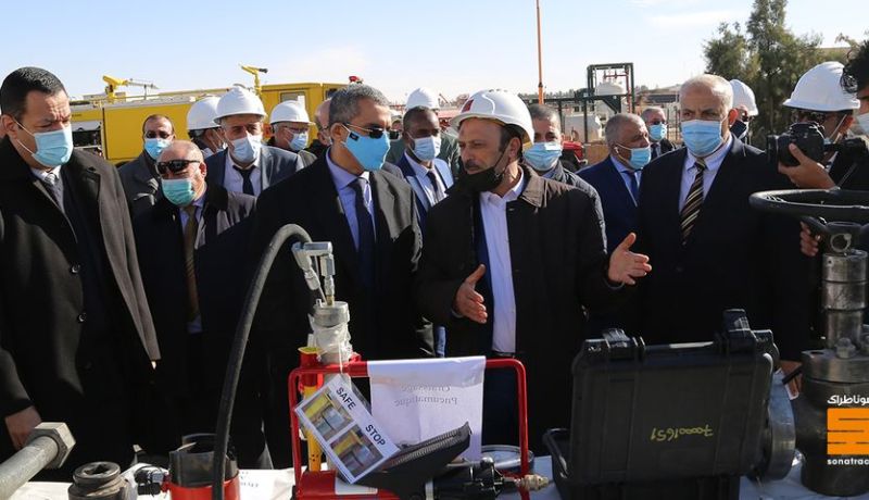 حكار يحث إطارات المؤسسة الوطنية لخدمات الآبار على ترشيد النفقات وتطوير المحتوى المحلي