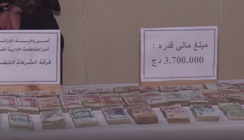 العاصمة.. القبض على سارق المحلات التجارية وإسترجاع 400 مليون سنتيم