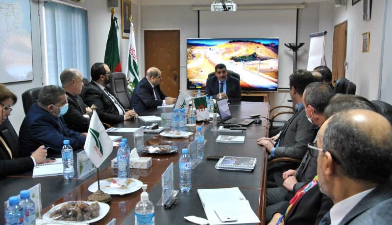 بكاي يعطي تعليمات لمعالجة مشاكل نظام الإشارة والإتصال بالسكك الحديدية 