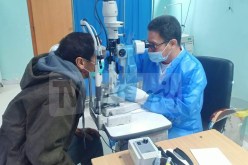 بعد الإعتداء عليه بحمض الأسيد.. مؤسسة طب العيون بالوادي تتكفل بالأستاذ علي