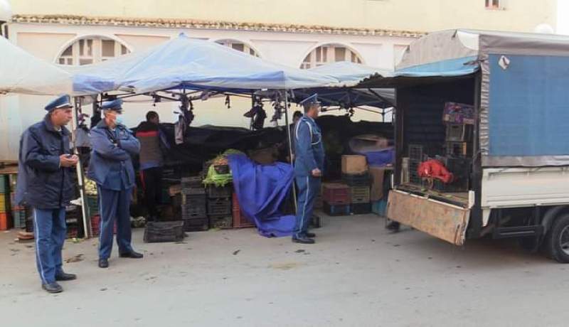 شرطة بجاية تشن عمليات تطهير للأرصفة والطرقات من الباعة الفوضويين