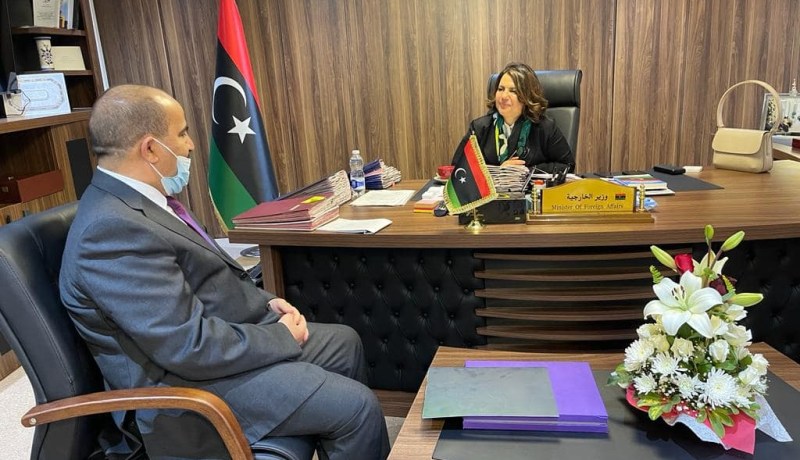 سليمان شنين يقدم أوراق إعتماده لوزيرة الخارجية الليبية
