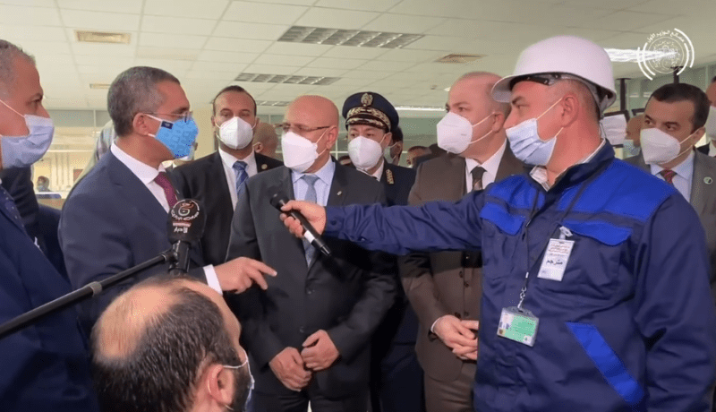 الرئيس الموريتاني يزور مجمع إنتاج اليوريا والأمونياك بأرزيو