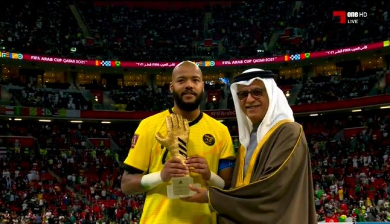 مبولحي ينال الإعتراف ويتوج أحسن حارس في كأس العرب