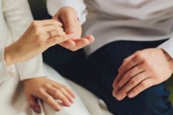 حلمي حضن دافئ لإبنتي وقلب يريح قلبي