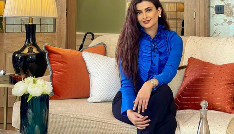 بالصورة.. الإعلامية علا الفارس تدخل القفص الذهبي وهذه جنسية العريس