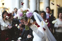 توقفت حياتي فهل من أصيل يمحو عني الأحزان وينسيني الآلام..