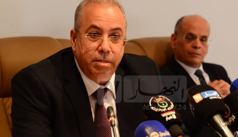 وزير الصناعة يُوضح: هكذا يتم منح العقار الصناعي للمستثمرين