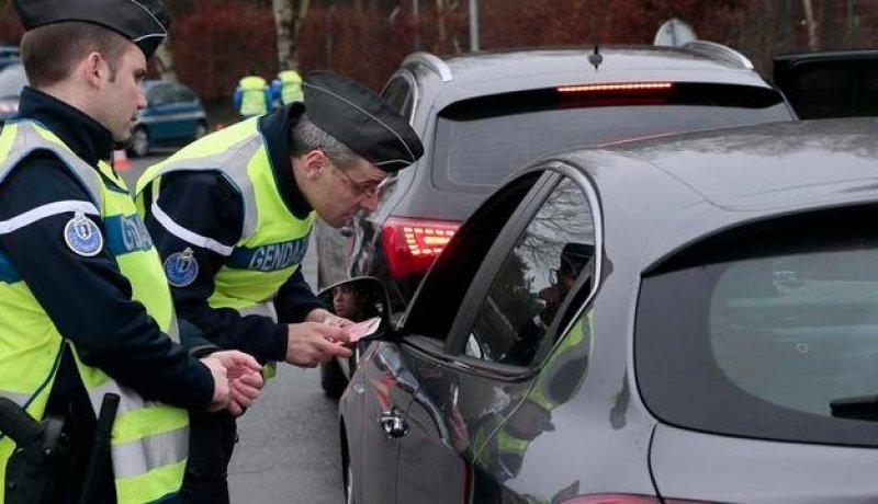 طبيب جزائري يقود سيارته لـ 31 عاما دون وثائق في فرنسا !