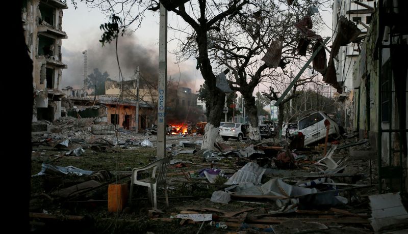 الصومال: إصابة المتحدث باسم الحكومة في تفجير بالعاصمة