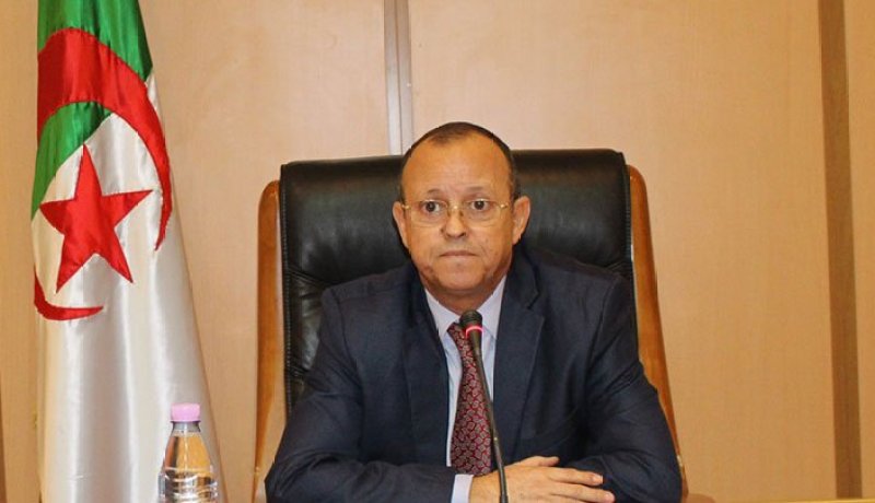 وزير الأشغال العمومية يقدم عرض حول مشروعي مرسومين تنفيذين