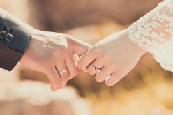 أحلم بالهناء.. فمن يتحقق إلى جانبها الرجاء..