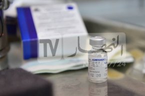 أخصائيون .. اللقاح هو السبيل لكسر حلقة العدوى ومنع ظهور سلالات جديدة