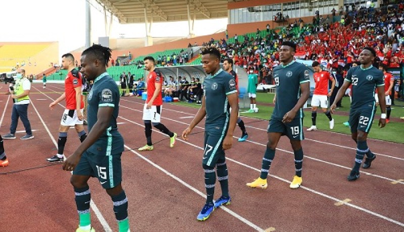 نيجيريا تحسم القمة وتهزم مصر