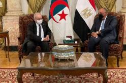 لعمامرة يبحث مع نظيره المصري مستجدات الأوضاع على الساحتين العربية والإفريقية