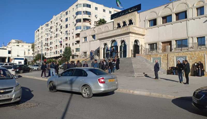 19 متهما في قضية تخريب مقر حزب “الافلان” أمام المحكمة غدا