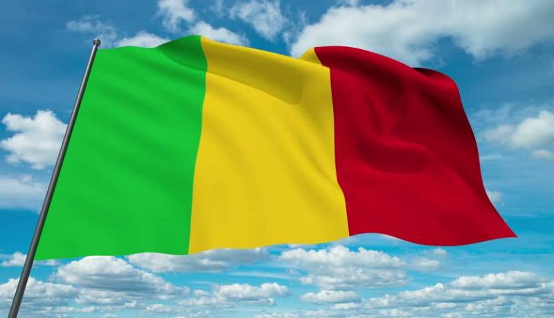 مالي تمهل سفير فرنسا 72 ساعة لمغادرة البلاد